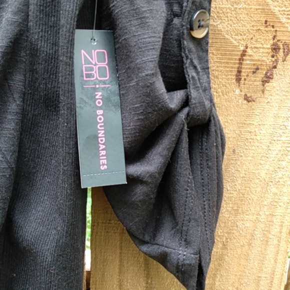 Short sleeve woman's blouse/New - Picture 5 of 6